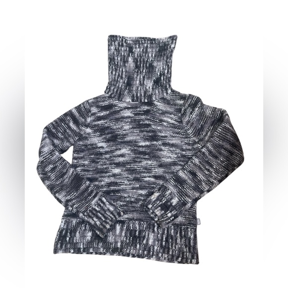 The North Face Sweaters - The Northface A5 series women’s wool/acrylic turtleneck sweater size small grey
